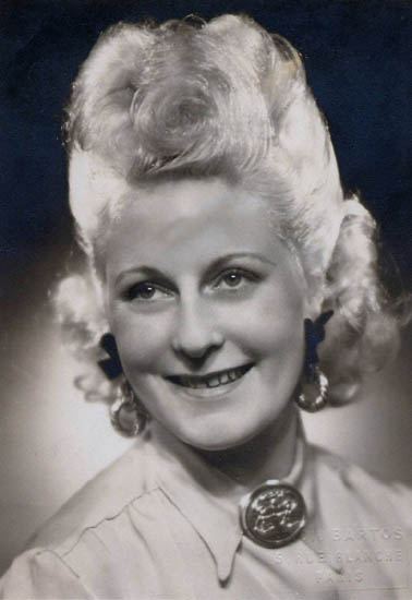 Renee-Head-Shot